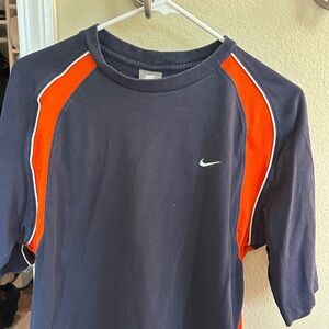 VINTAGE NIKE SHIRT